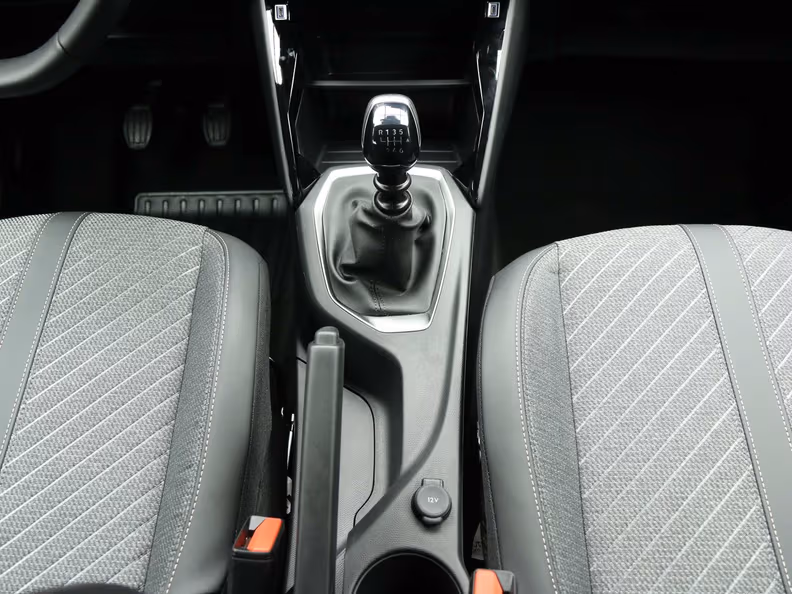 Peugeot 208 - 15