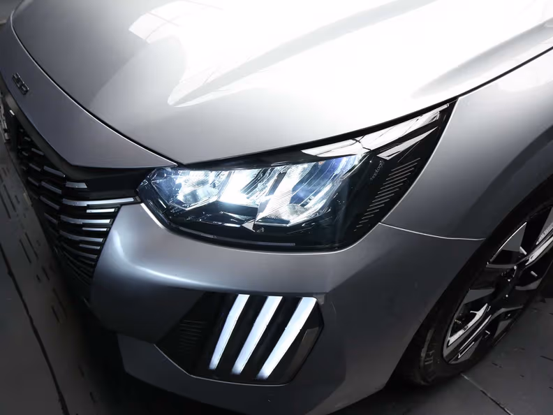 Peugeot 208 - 22
