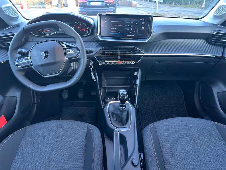 Peugeot 208 - 17