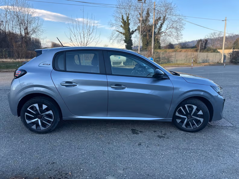 Peugeot 208 - 6