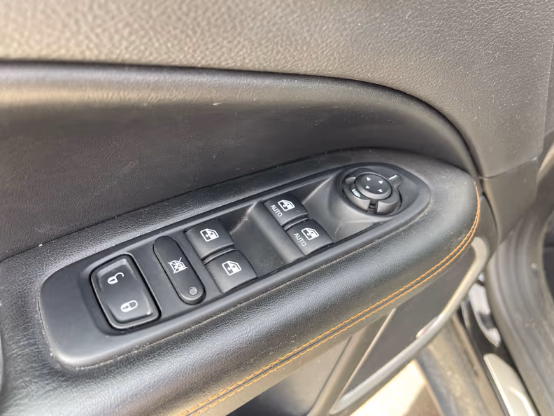 Jeep Compass - 25