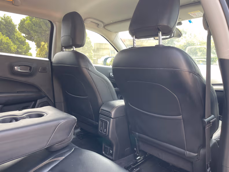 Jeep Compass - 37