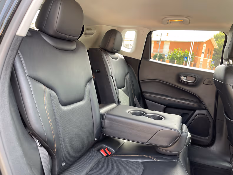 Jeep Compass - 38