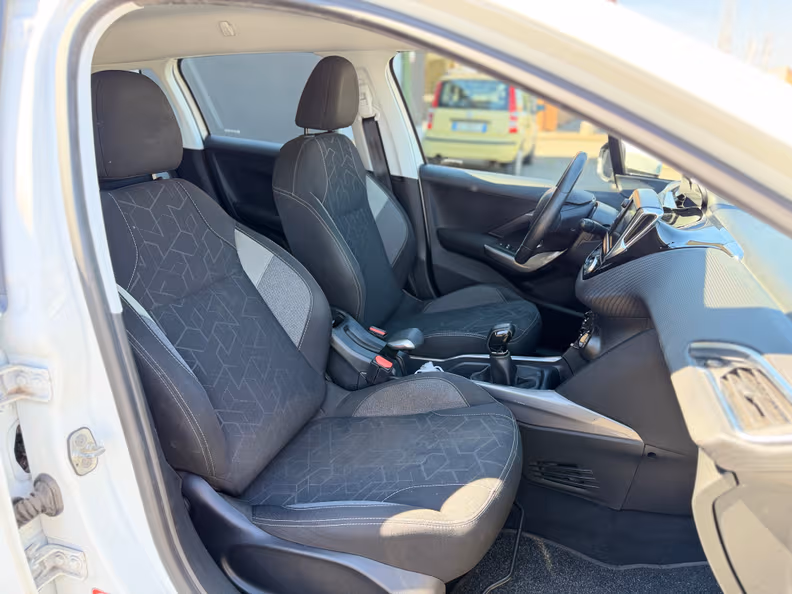 Peugeot 2008 - 24
