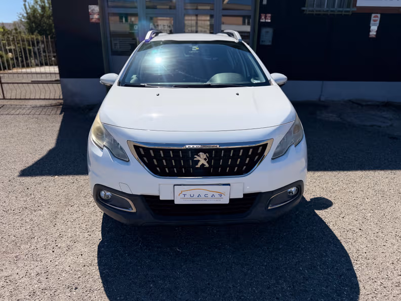 Peugeot 2008 - 8