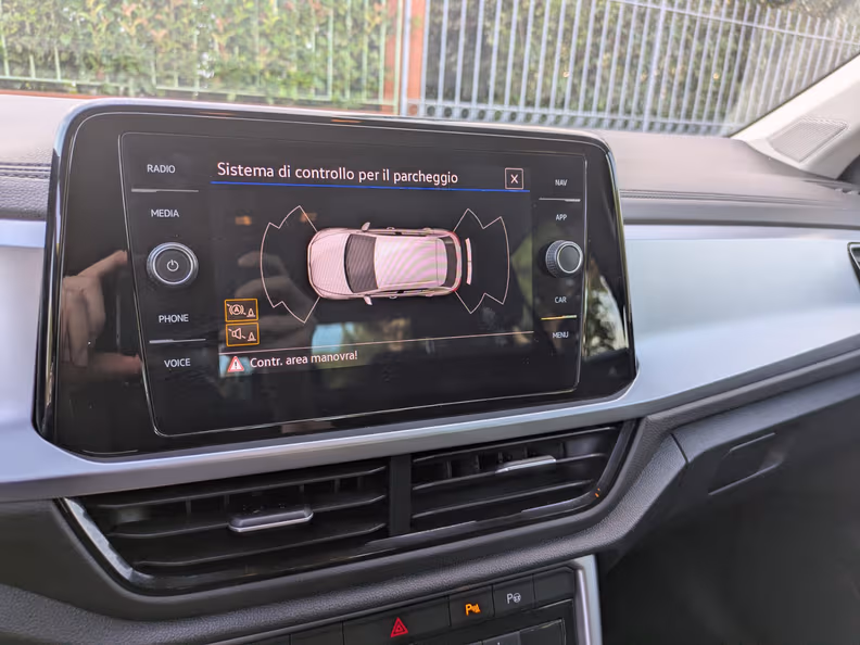 Volkswagen T-Roc - 16