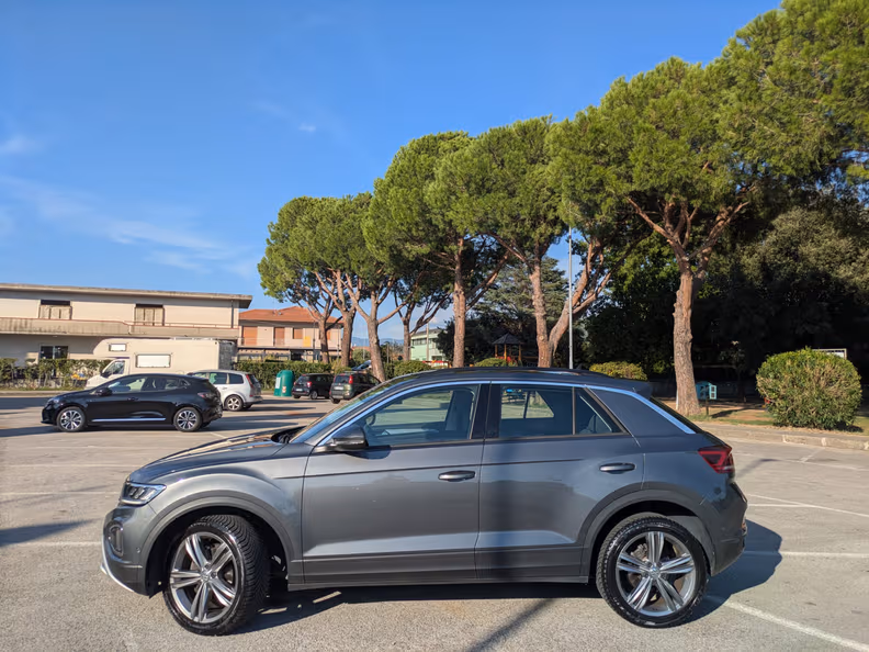 Volkswagen T-Roc - 4