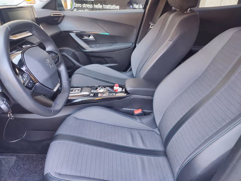Peugeot 2008 - 9