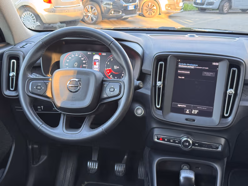 Volvo XC40 - 13