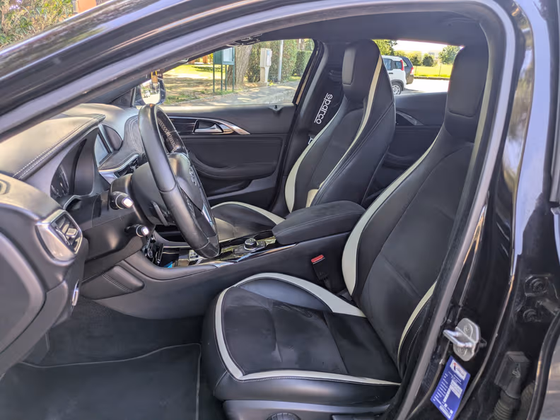 Infiniti Q30 - 17