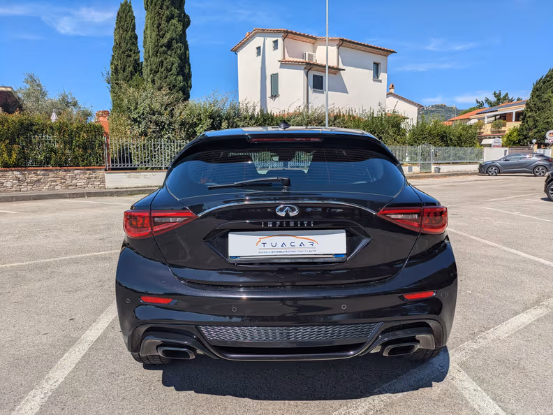 Infiniti Q30 - 5