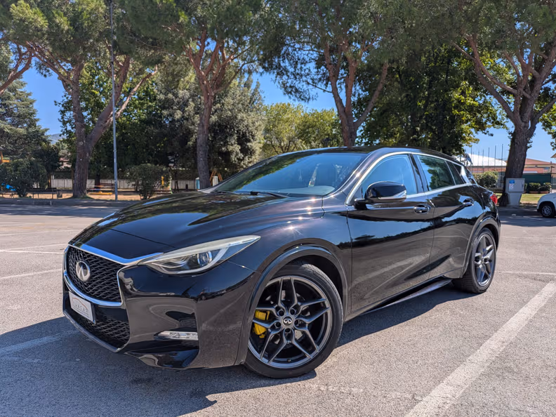 Infiniti Q30 - 6