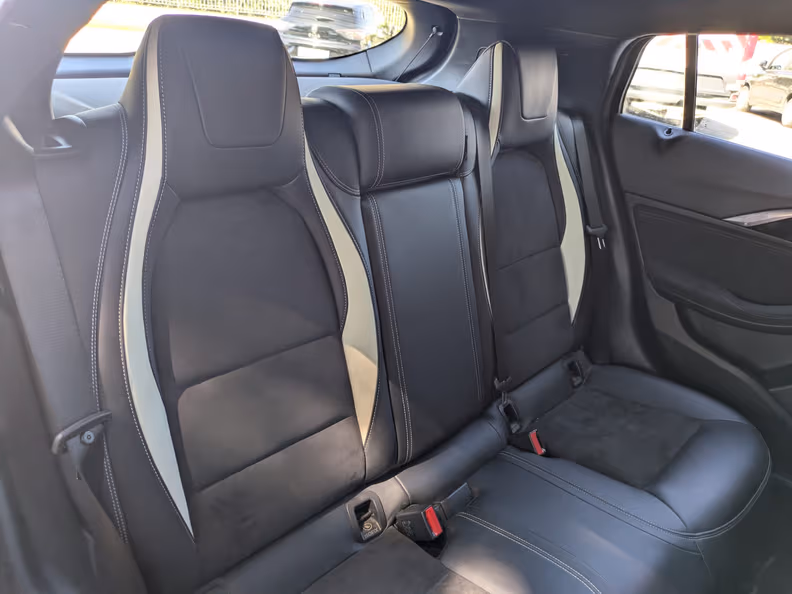 Infiniti Q30 - 19