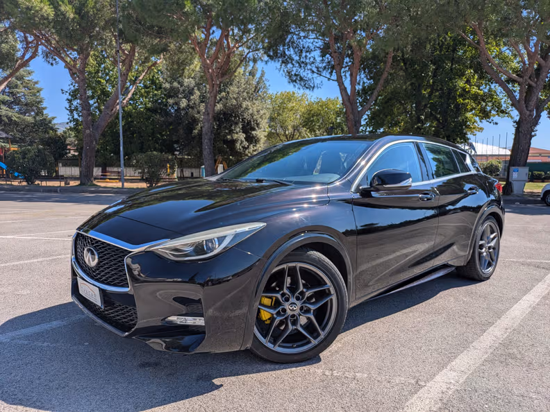 Infiniti Q30 - 28