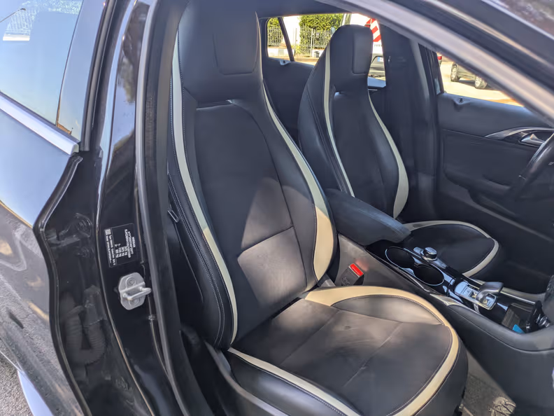 Infiniti Q30 - 18