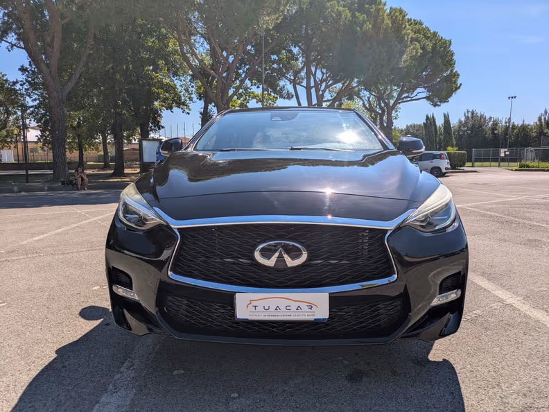 Infiniti Q30 - 3