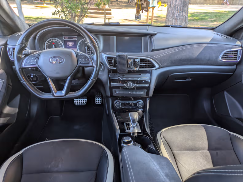 Infiniti Q30 - 8