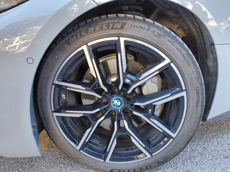 BMW i4 - 7