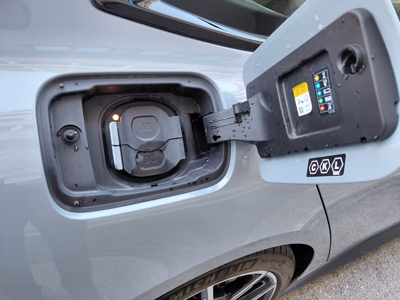 BMW i4 - 33
