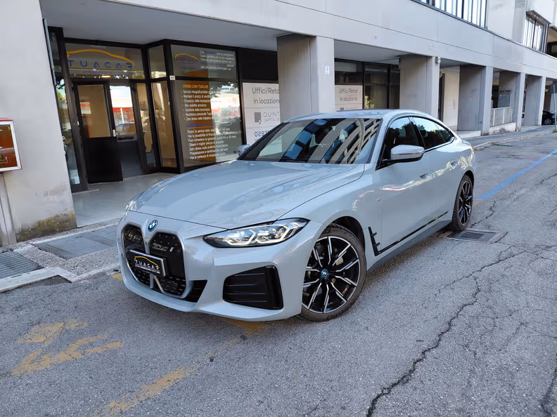 BMW i4