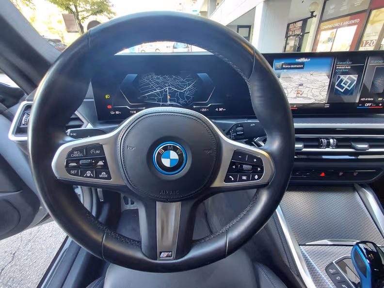 BMW i4 - 21