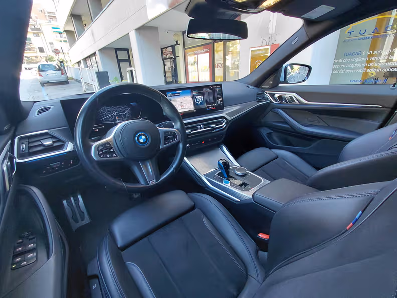 BMW i4 - 8