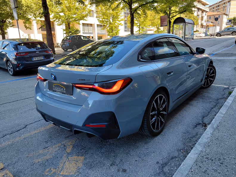 BMW i4 - 4