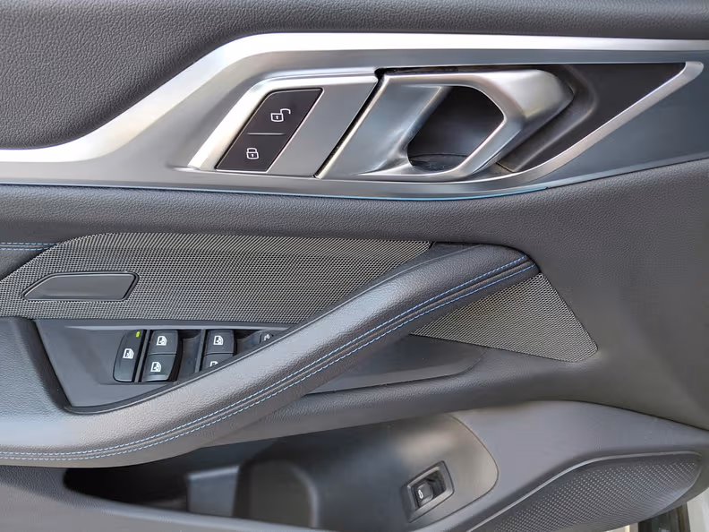 BMW i4 - 15