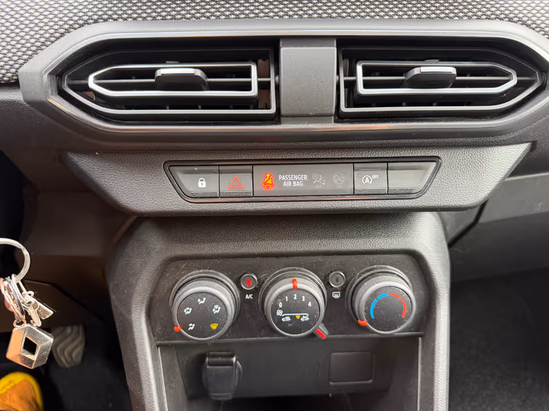 Dacia Sandero - 23