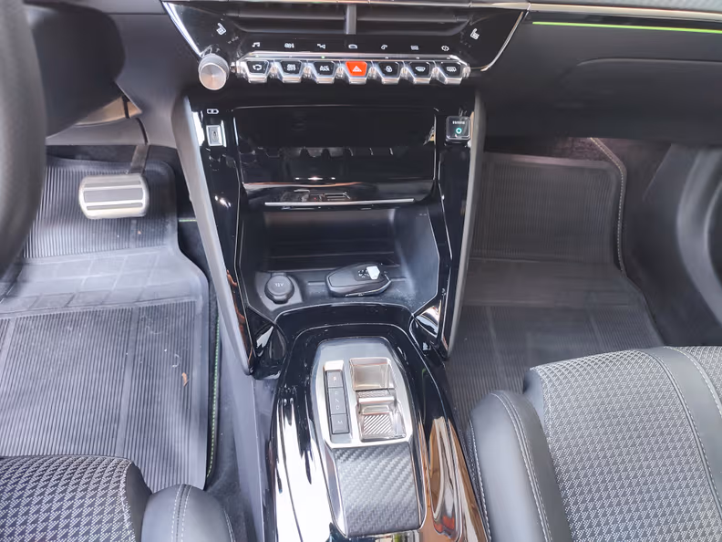 Peugeot 2008 - 13