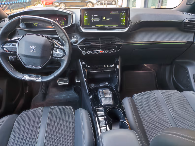 Peugeot 2008 - 10