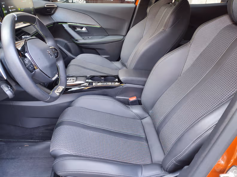 Peugeot 2008 - 8