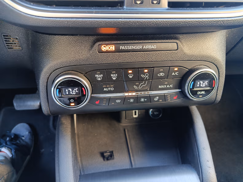 Ford Focus - 33