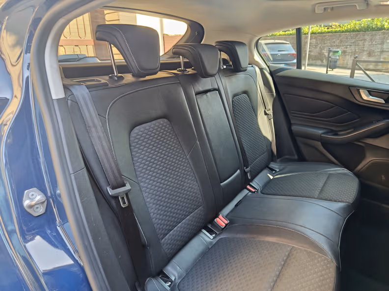 Ford Focus - 37