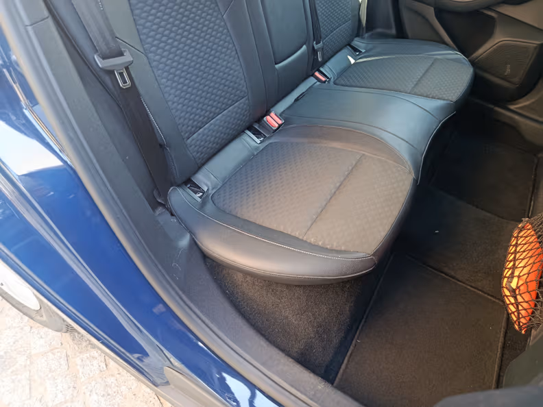 Ford Focus - 36