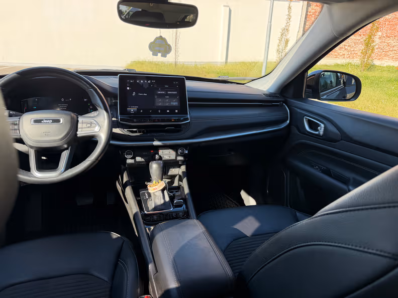 Jeep Compass - 24