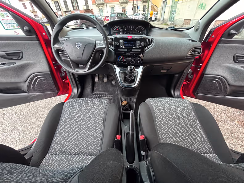 Lancia Ypsilon - 13