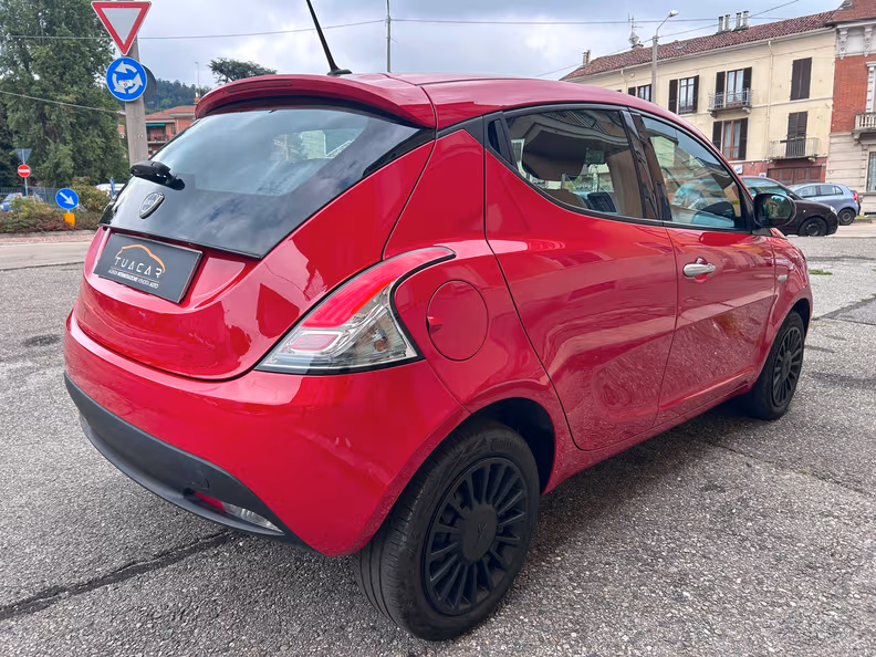 Lancia Ypsilon - 4