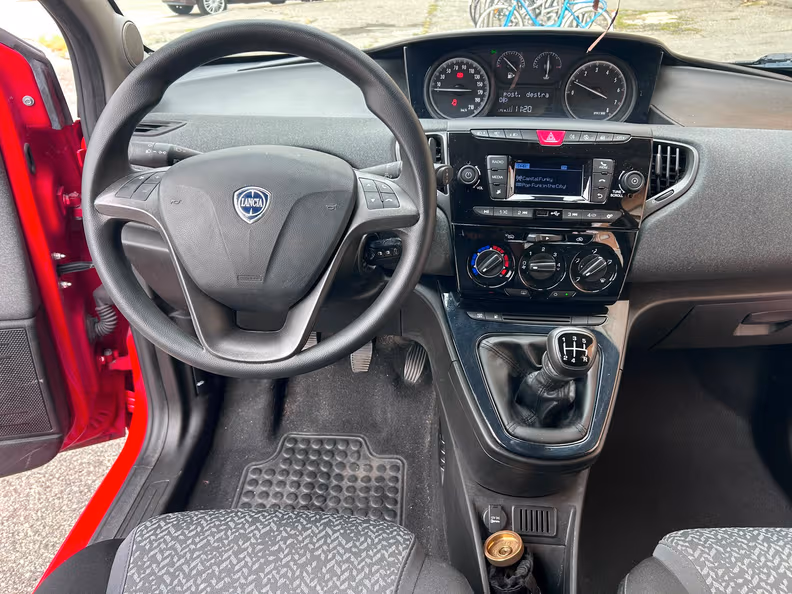 Lancia Ypsilon - 14