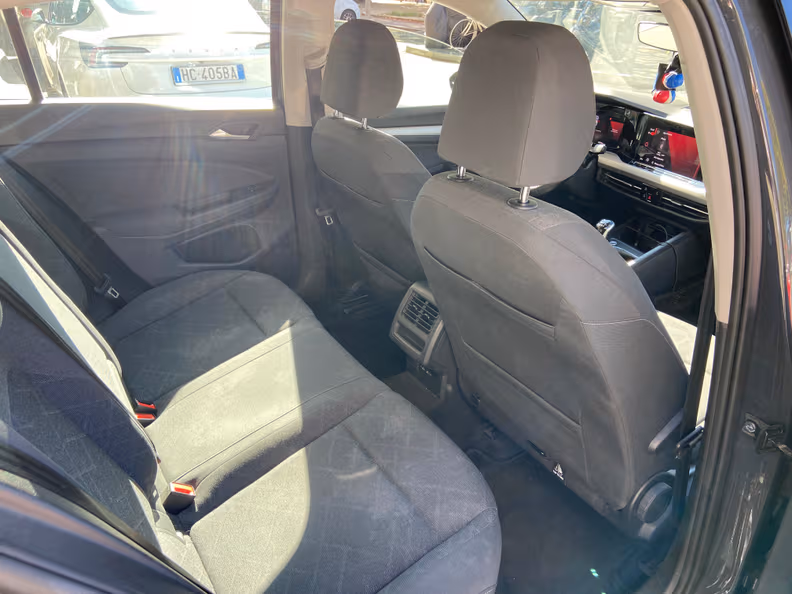 Volkswagen Golf - 25