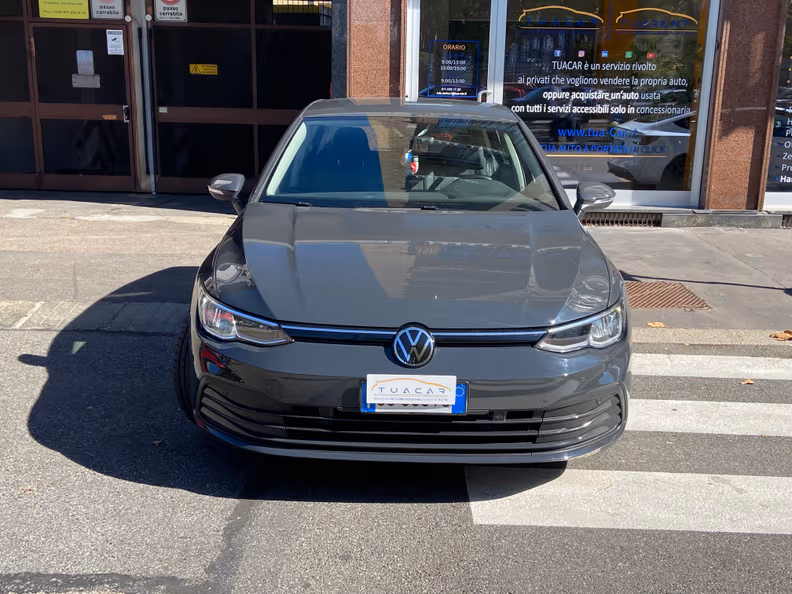 Volkswagen Golf - 2