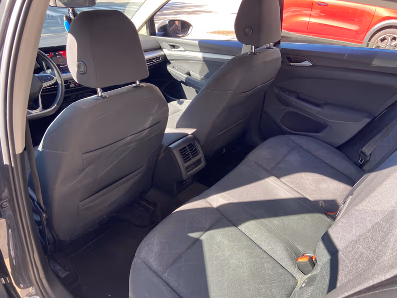 Volkswagen Golf - 22