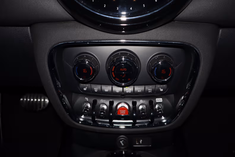 Mini Clubman - 16