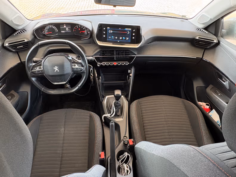 Peugeot 208 - 4