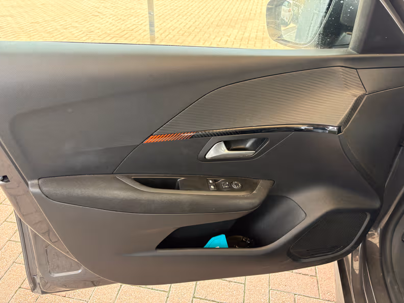 Peugeot 208 - 22