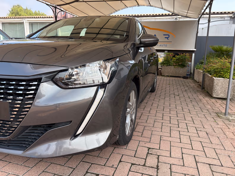 Peugeot 208 - 24