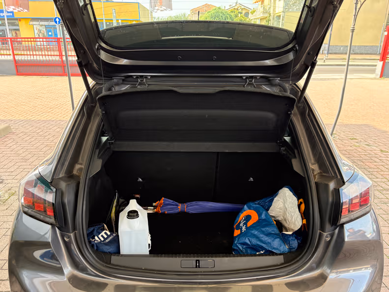 Peugeot 208 - 19
