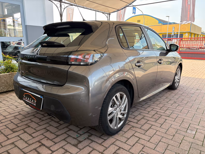 Peugeot 208 - 7