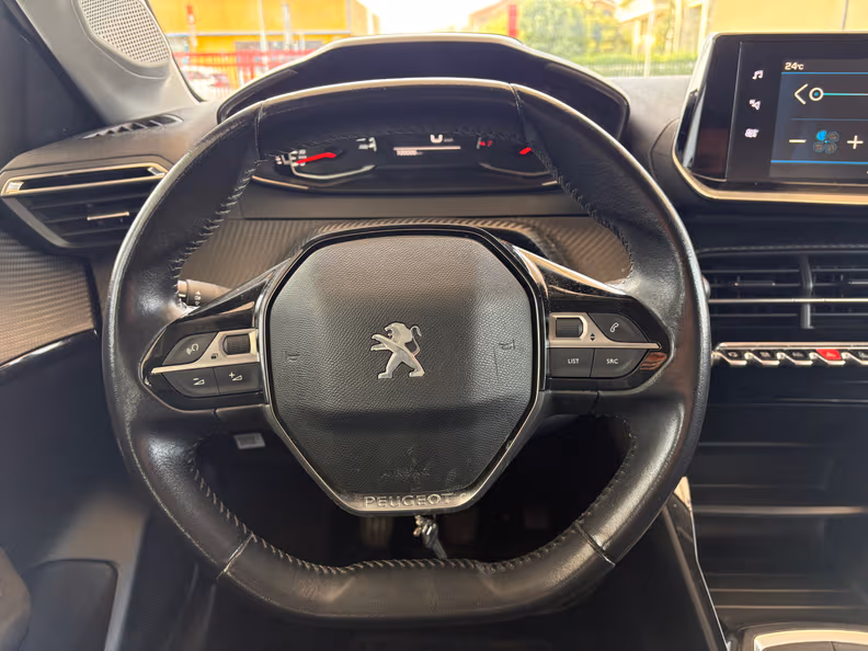 Peugeot 208 - 5