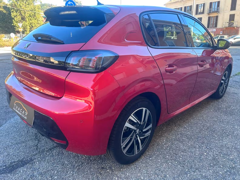 Peugeot 208 - 4